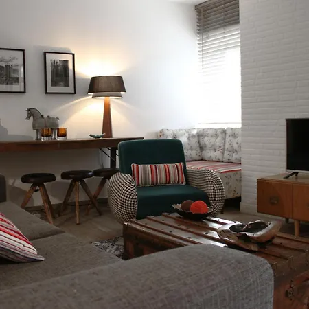 Storytellers Boutique 4*