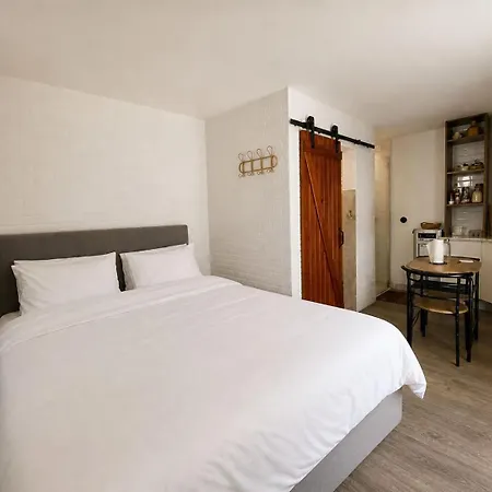 Storytellers Boutique 4*
