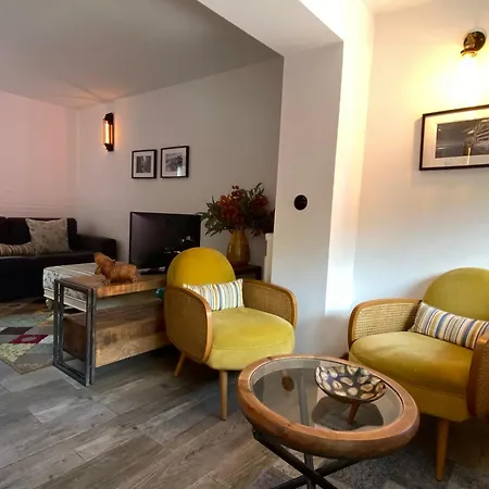 Storytellers Boutique 4*